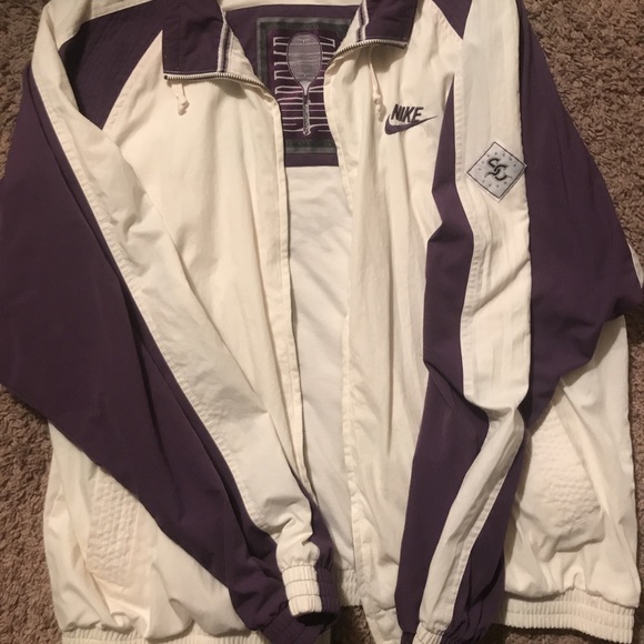 VINTAGE AUTHENTIC NIKE SUPREME COURT WINDBREAKER. - Picture 2 of 8